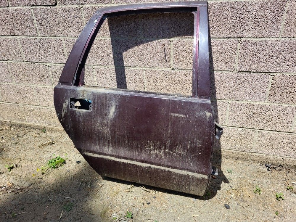 1(contact info removed) 1994 Impala Caprice Ss Right Rear Door Shell NO Dents