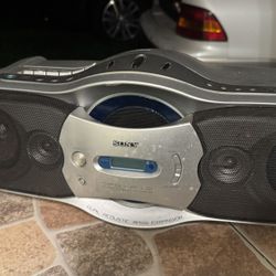 Sony Radio Cd Am FM Casset 25$
