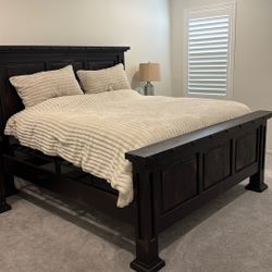 Bedroom Furniture Set 
