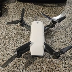 DJI Spark  Fly More Combo