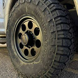 17x9 Lock Off-road Rims and Tires 35/1250/17 Landwarrior RT