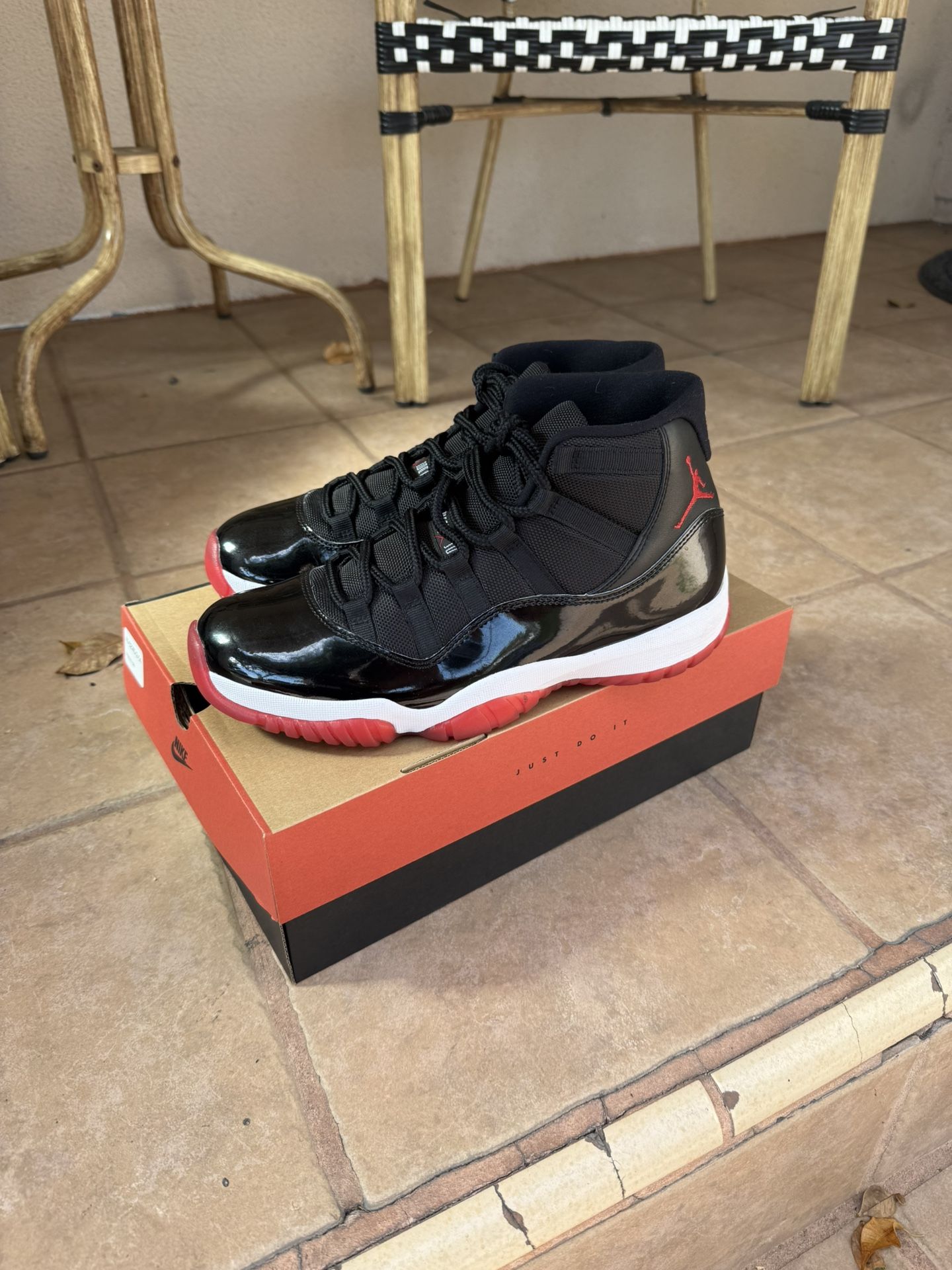 Jordan Bred 11s Size 9.5