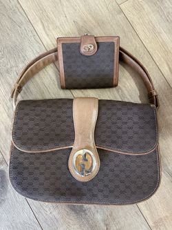 Authentic vintage Gucci logo purse / handbag and wallet!