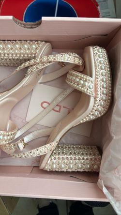 Blush heel