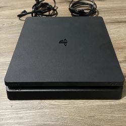 Ps4 Slim With 2 Remotes