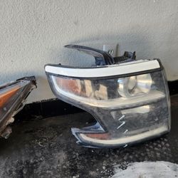 Headlight Passenger Side Tahoe 2020