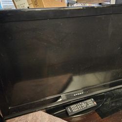 Dynex TV With Remote 