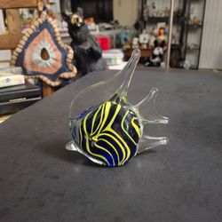 Hand Blown Angelfish Figurine Paperweight Murano Styling, Clear Glass W/Blue & Yellow Swirls & Hint Of Green, Vintage Mid To Late 20th Century 4.5H x 