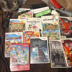 Wii bundle With Console And Games / Controllers 