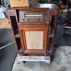 Philco Antique Radio/Record Player