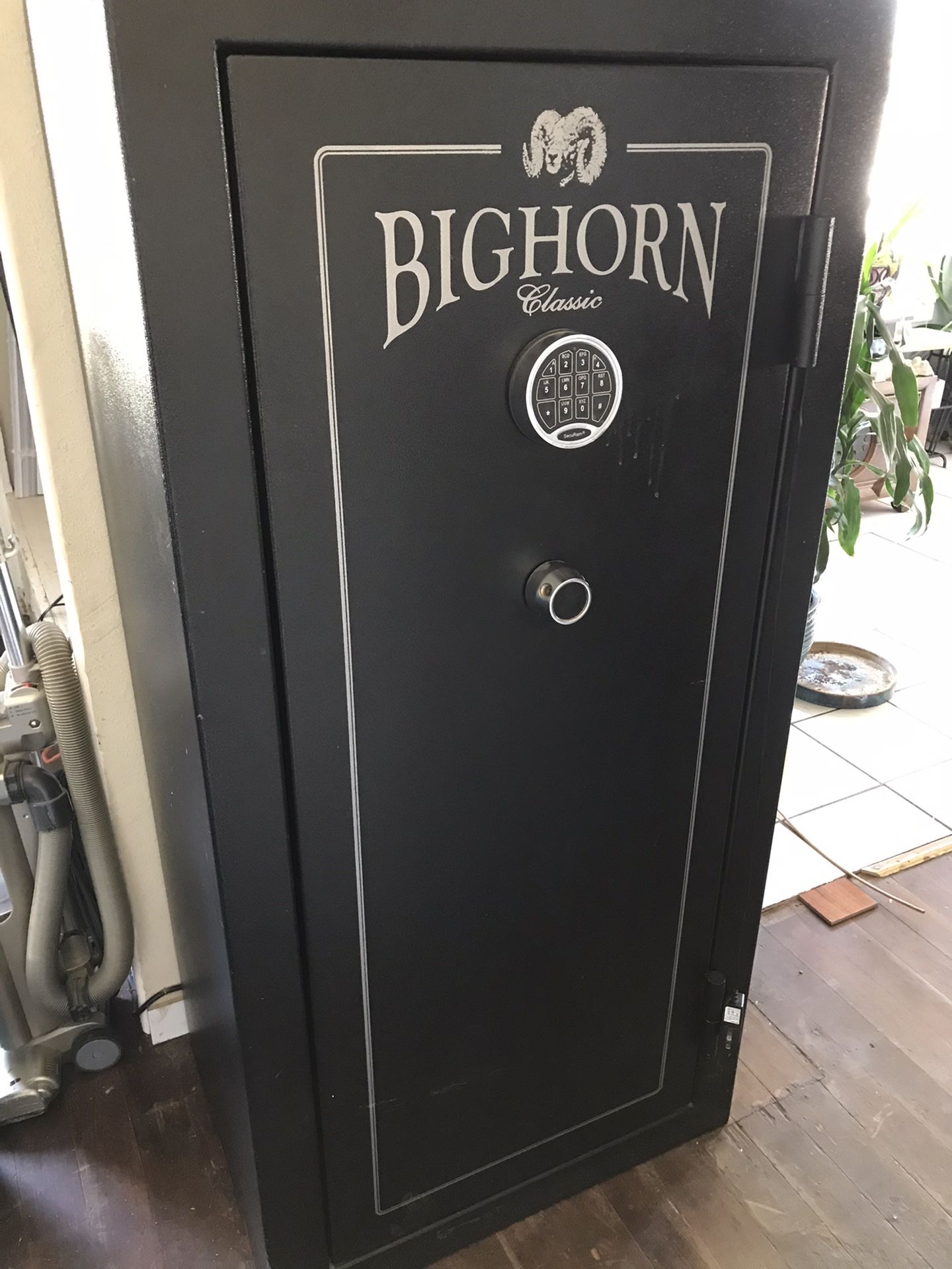 Big horn safe for Sale in Oro Grande, CA OfferUp