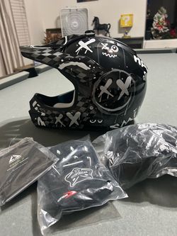 Youth MX / Dirt Bike Helmet (XL)