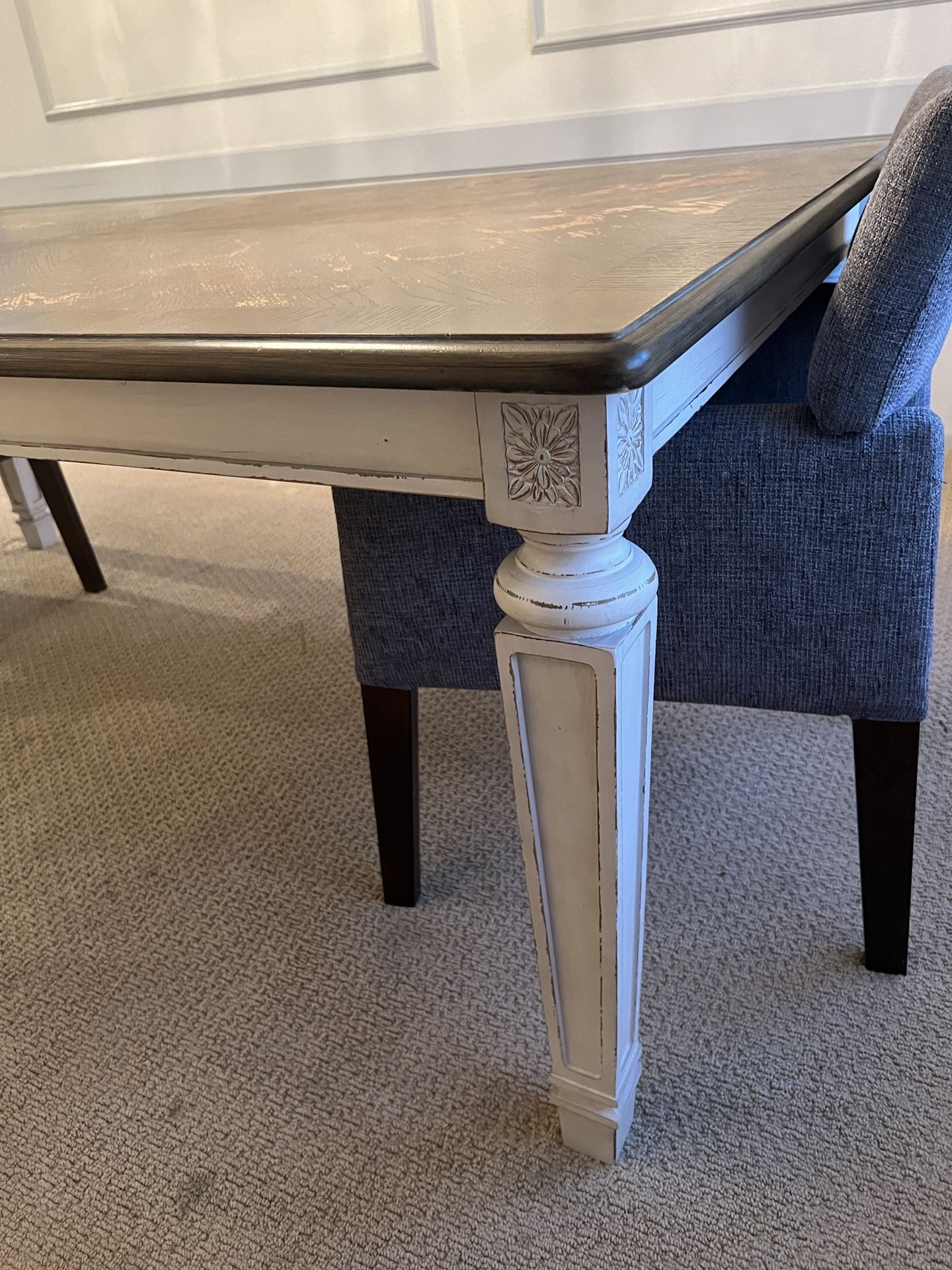 FREE Dining Room Table 78”-96” – Moving, Must Go