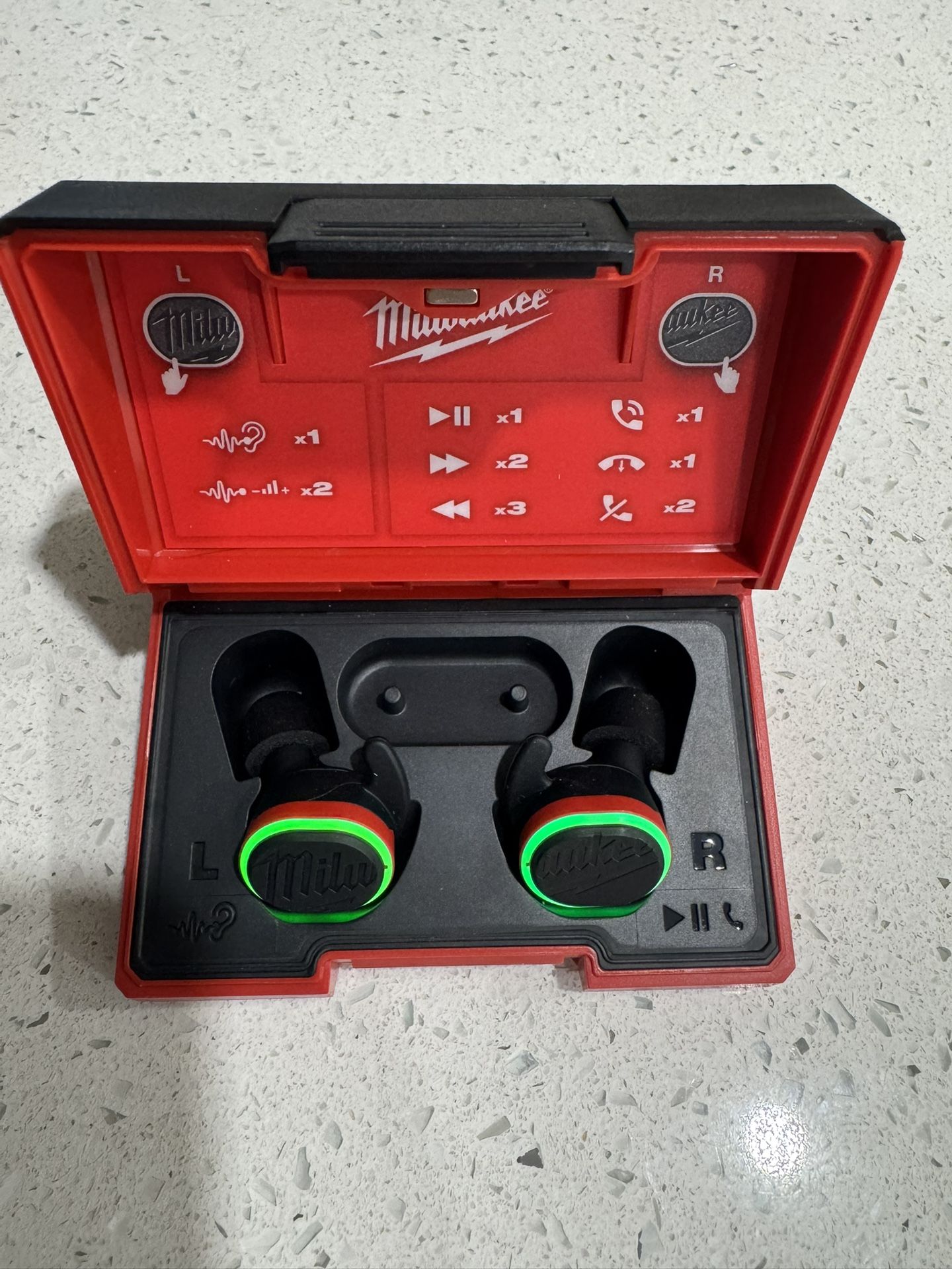 Milwaukee Job site Earbuds
