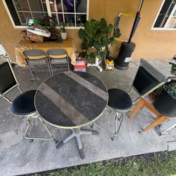 Craftmans Cocktail Table Set