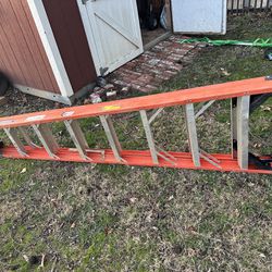8 Ft Ladder In Great Condition 