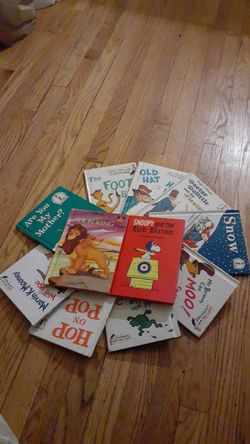 9 Set Dr. Seuss Collection & 1994 "The Lion King" , 1966 " Snoopy And The Red Baron"