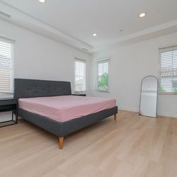 99New King Size Bed and Mattress Sets