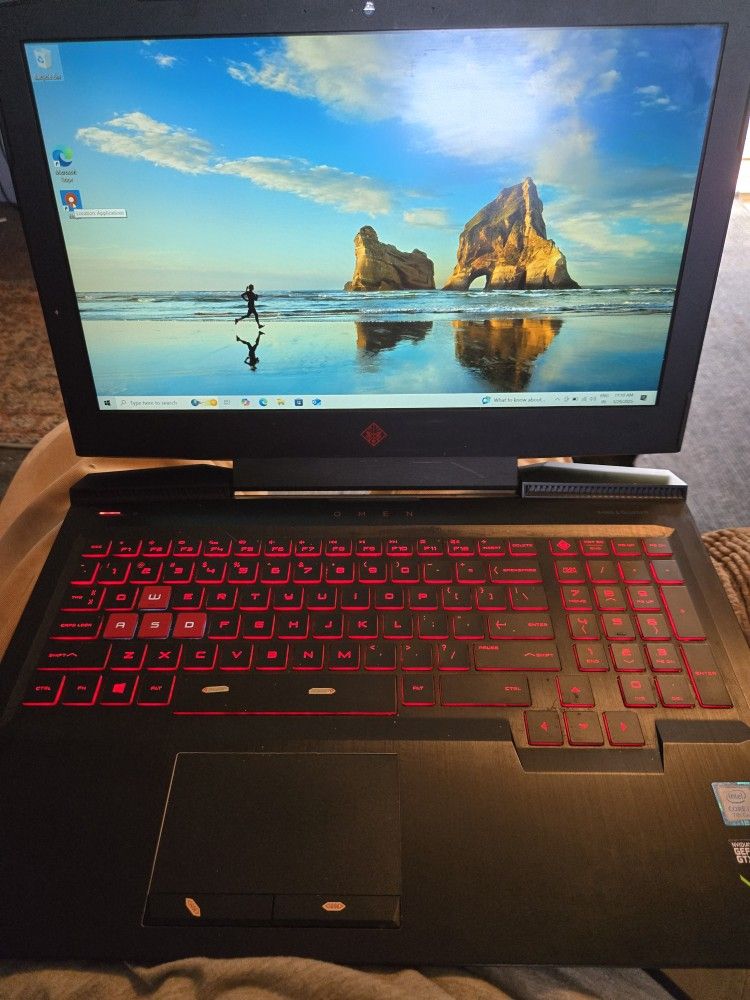 Omen Gaming Computer With 27 Inch Samsung Curve Screen