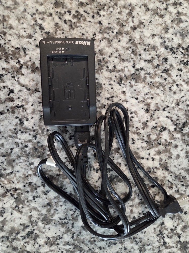 Nikon MH-18a Quick Battery Charger
