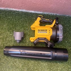 DEWALT 20V MAX 125 MPH 450 CFM Leaf Blower with Concentrator Nozzle / Sopladora DEWALT