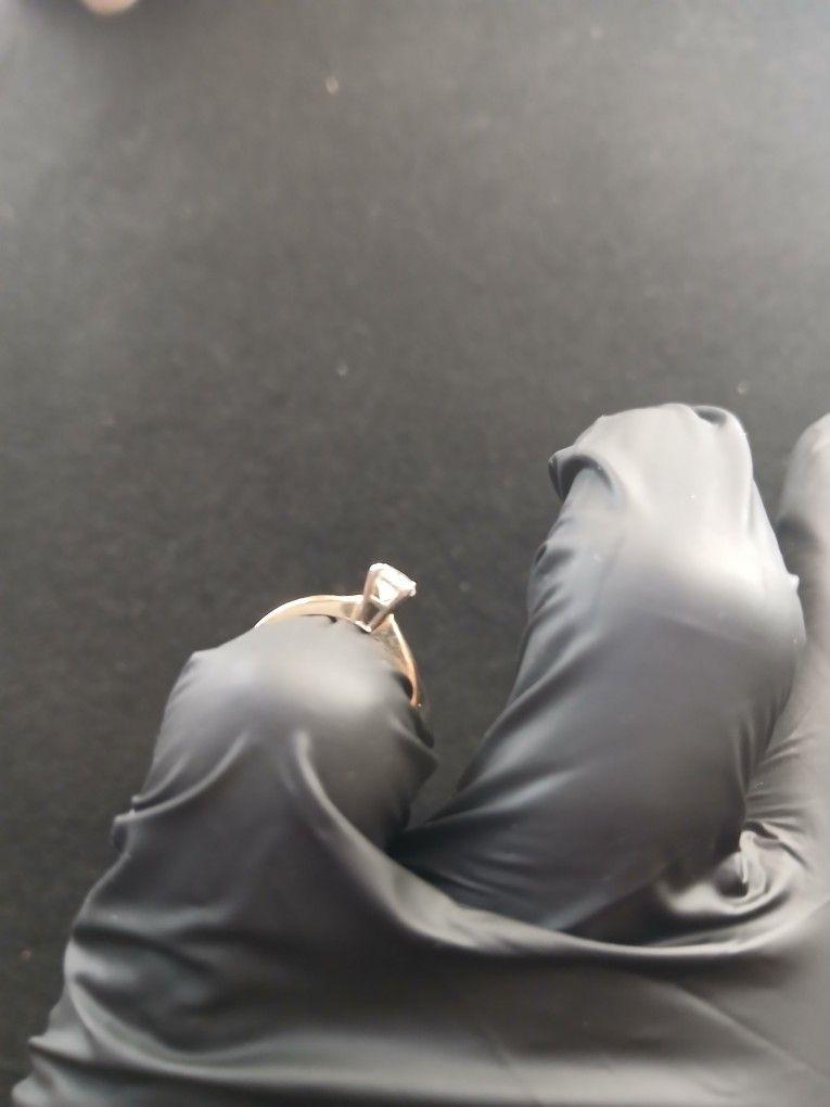 Beautiful  Diamond  Ring  Size 5  Solitaire Exquisite  Quality 