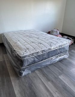 Mattress and Box Spring New Queen Set
