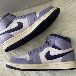 Nike woman air Jordan 1 mid se purple