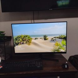 LG 32' UltraGear Monitor 