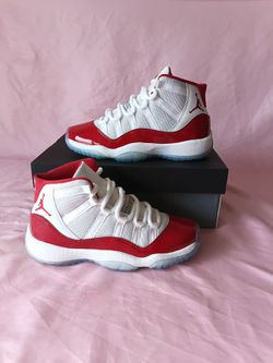 NIKE AIR JORDAN 11 Retro “Cherry” (GS) Size 4Y 378038-116