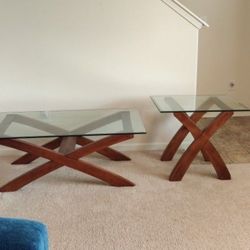 Living Room Table Set. NEED GONE 