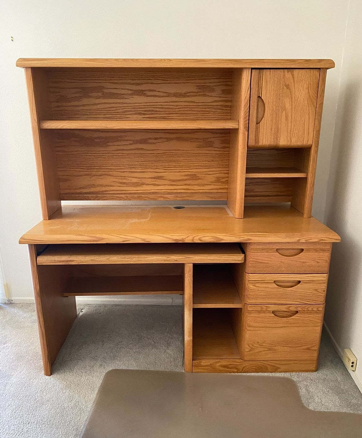 Wood Desk With Hutch
