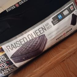 Swiss Gear Raised Queen Air Mattress