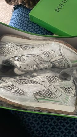 Silver bottegas size 8.5 with box