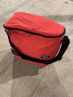 Igloo Cooler / Ice Box