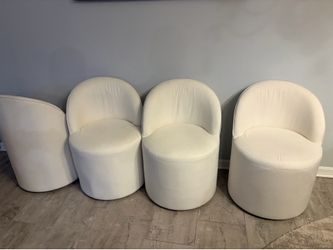 6 White Rolling Chairs