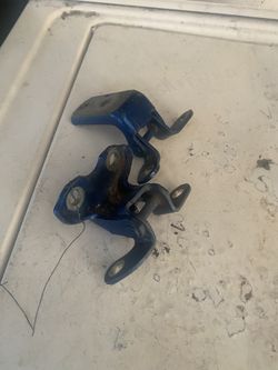 Toyota Carolla Door Hinges
