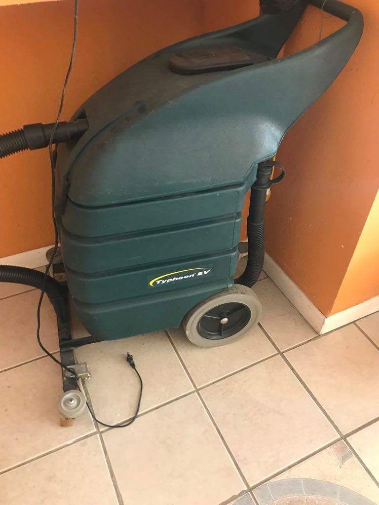 NOBLES TYPHOON ev - wet dry vacuum commercial cleaner