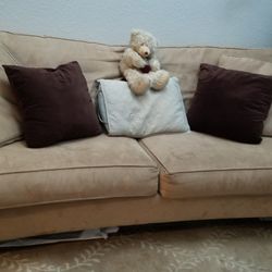 **FREE if pickup by Mon** Comfy Couch - For College, Teen/Mancave?