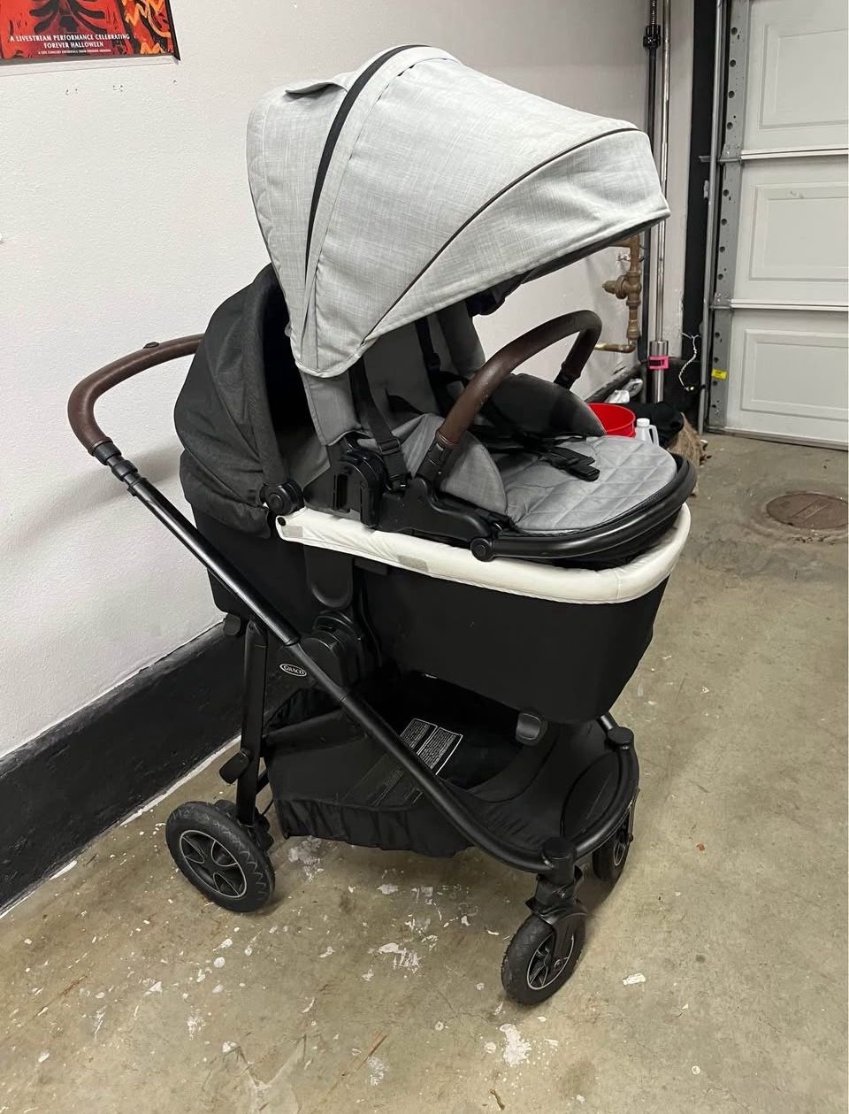 Graco Modes Deluxe Stroller with Bassinet Carry Cot