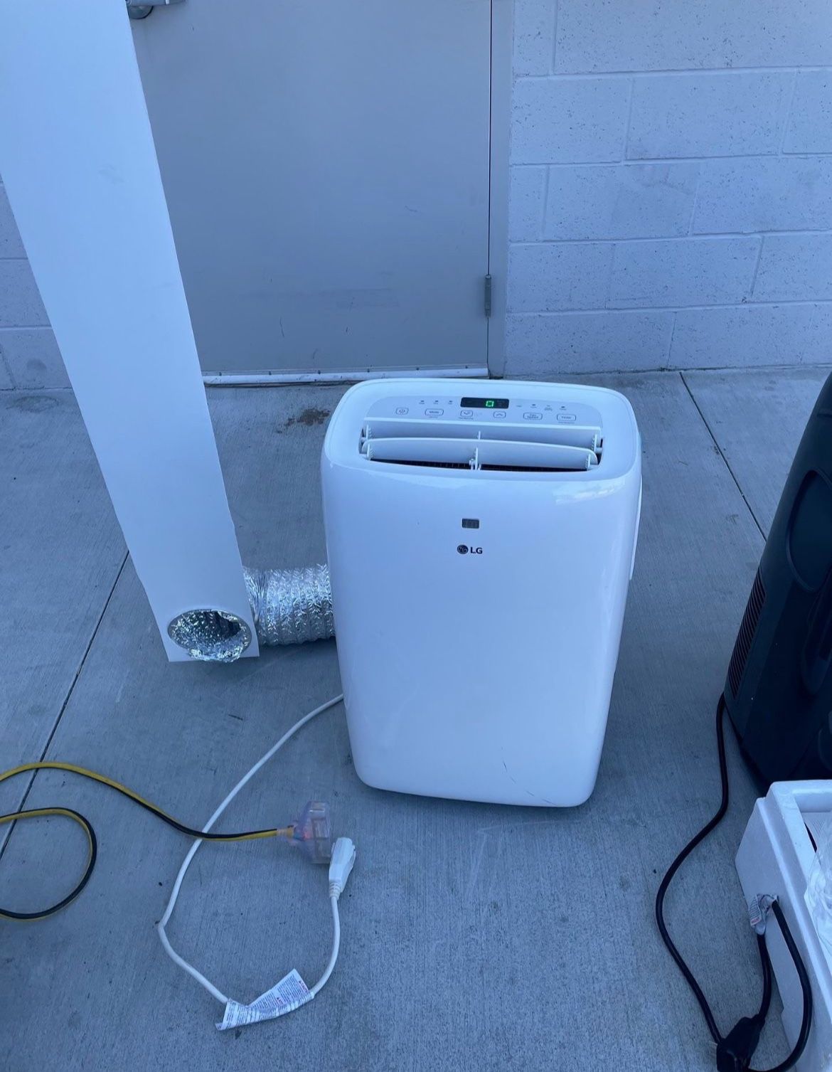 Air Conditioner 6k Btu Used LG