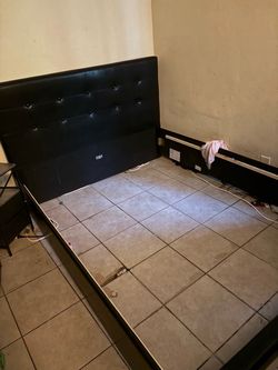 Bed frame queen