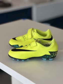 Nike Jr. Hypervenom Phade II youth sports shoes BRAND NEW