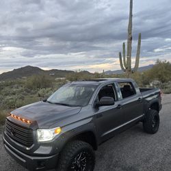 2016 Platinum TUNDRA 4X4