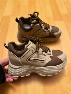 Chunky Women’s Sneakers Size 6.5-7
