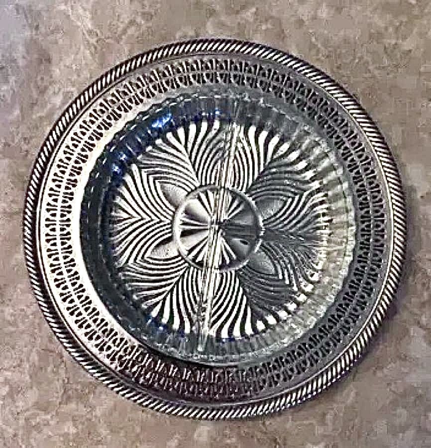 ✨Vintage 1960 WM Rogers 811 Eagle Star Round Silver Plate/Dish with Glass Tray
