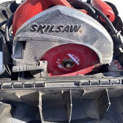 SKIL CIRCULAR SAW IN CASE INCLUDING EXTRA BLADES EXCELLENT CONDITION  LOCATION HENDERSON 89015