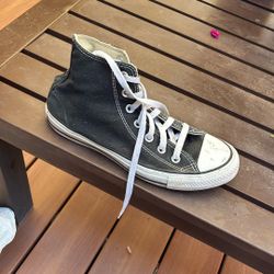 Converse Women’s 8 Mens 6