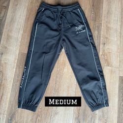 Arc’teryx Joggers, Medium (check out my page🔥) 