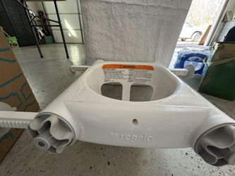 Free Baby Bathseat, Hamper 